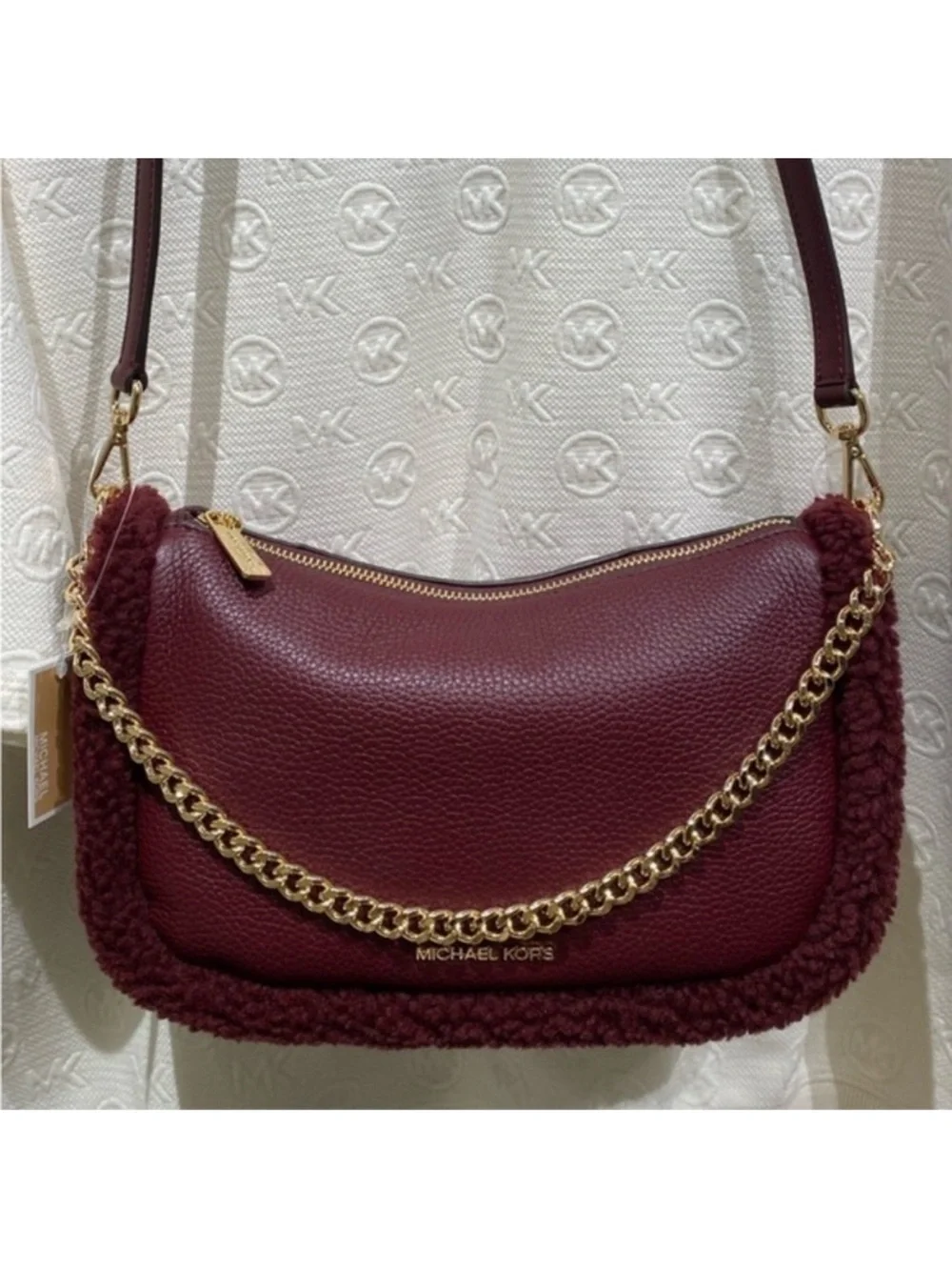 MICHAEL KORS CARMELA Medium
Leather Chain Crossbody Shearling - Picture 2 of 13